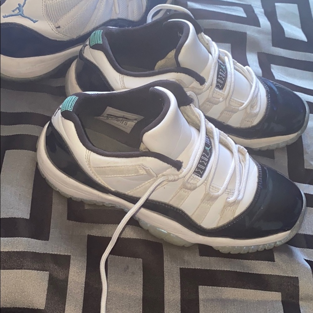 Low 11s size 5 woman